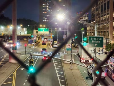 brooklyn bridge entrance